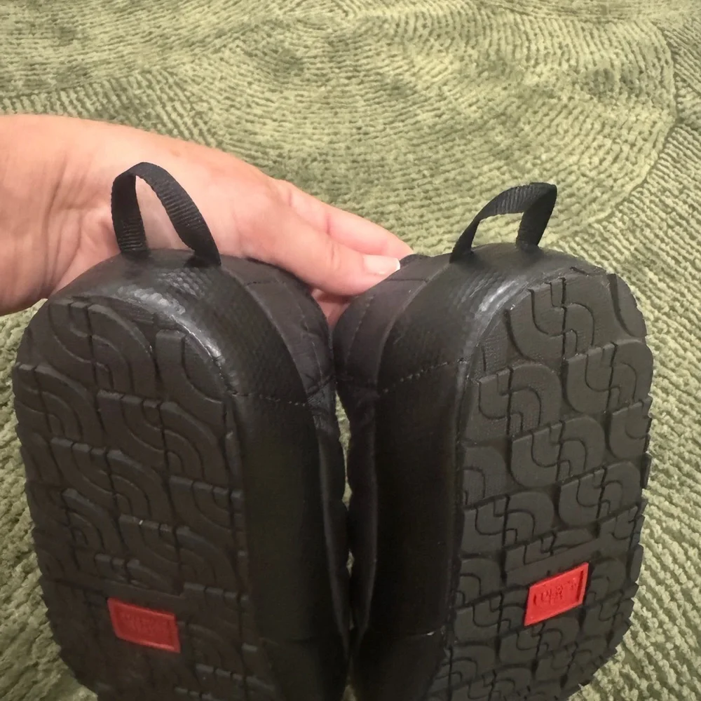 Northface Thermoball Traction Mule V slippers sz 8